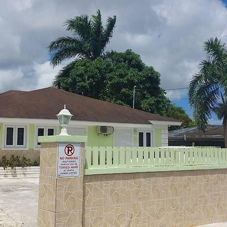 Budget & Basic In Local Neighborhood, 7Min Drive To Downtown Nassau Beach Paradise Lejlighed Eksteriør billede