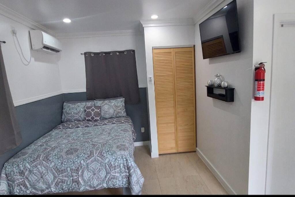 Budget & Basic In Local Neighborhood, 7Min Drive To Downtown Nassau Beach Paradise Lejlighed Eksteriør billede